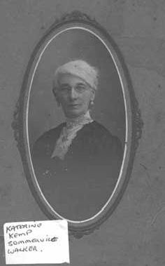 Photo provided by Elizabeth Farrelly (nee Sharp)